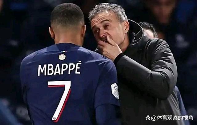 电竞赛事-北城山猫队惊险晋级三湘雄鲨队，赛艇常规赛上演关键失误成转折！教练团队居功至伟的简单介绍